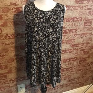 Black/Cream Flowy Flower Tank